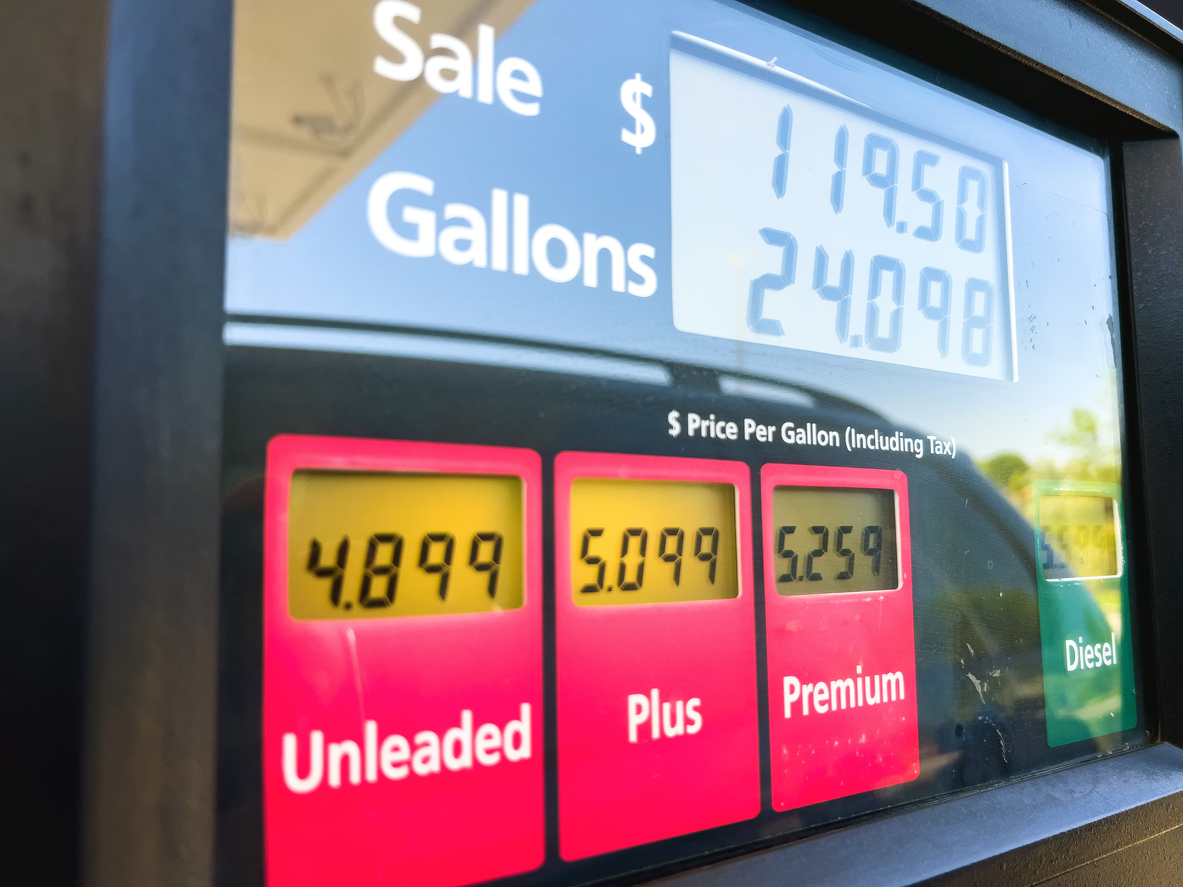 Best Strategies to Navigate Fluctuating Fuel Prices - Fleet and Fuel Management