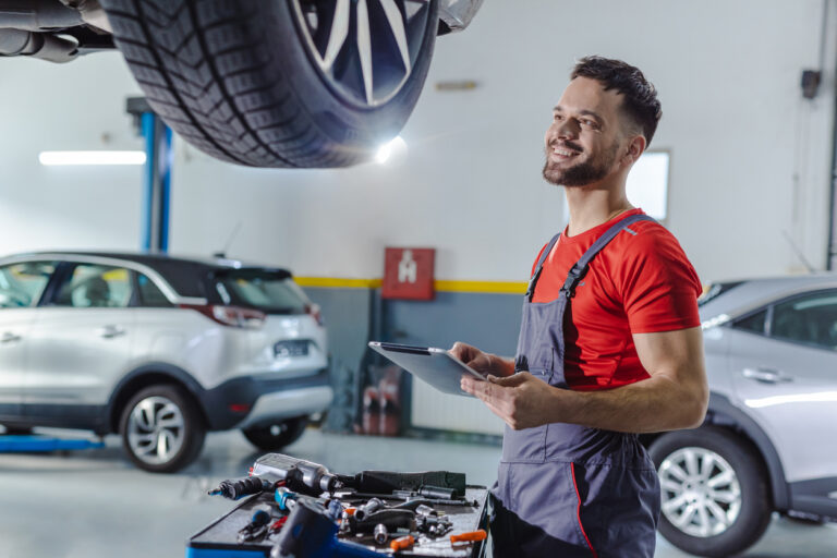 Real-Life Examples of Technicians Using Mobile Fleet Management Software
